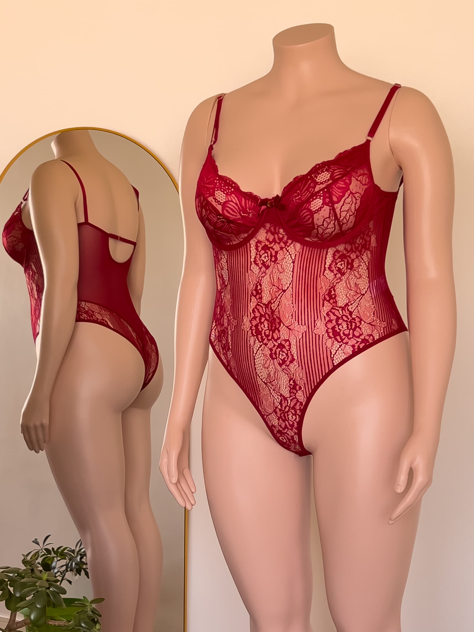 Body Alessandra rojo de encaje, lencería premium ALEHVIDA Chile