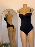 Body Venezia negro de encaje, lencería premium ALEHVIDA Chile