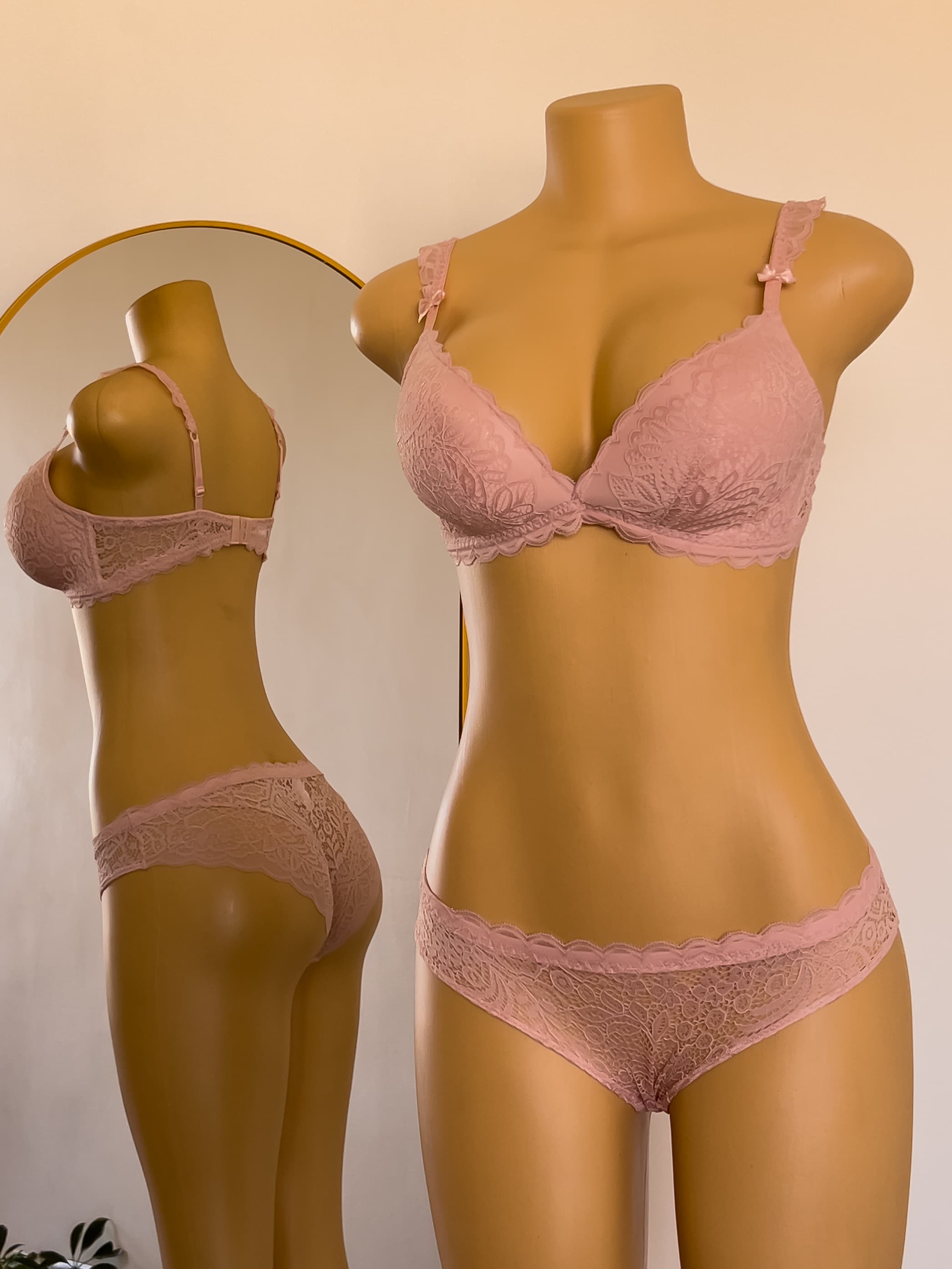 Conjunto Catalina rosado de encaje, lencería premium ALEHVIDA Chile